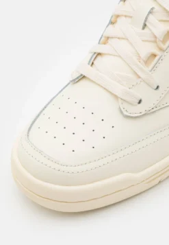 Fila Original Tennis 83 BbSneakers BasseMarshmallow Uomo Sneaker 1FI12O05J-A11 -Negozio al dettaglio Fila 81eb4261f47e441b84d5bbbdf5a5d6ff scaled