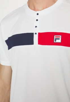 Fila EmilioT-Shirt Con StampaWhite Alyssum Uomo T-shirt E Polo 1FI42D04N-A11 -Negozio al dettaglio Fila 860a3f1ceb20491c857bb8a70249a5d0 scaled