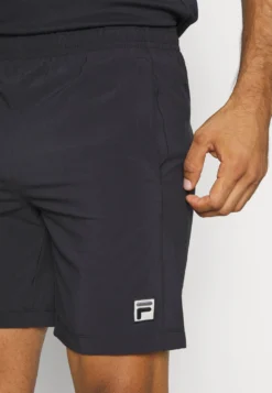 Fila Shorts FilipPantaloncini SportiviBlack Uomo Abbigliamento 1FI42E03A-Q11 -Negozio al dettaglio Fila 8aa93f3aedac45abbdbe967dcfa98d5c scaled