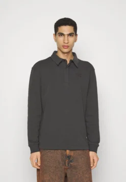 Fila Coursan - Maglietta A Manica Lunga - Phantom 10 Fila Coursan - Maglietta A Manica Lunga - Phantom -Negozio al dettaglio Fila 8cd1373acbb849c0a68e0a8c8fe3fa72 scaled