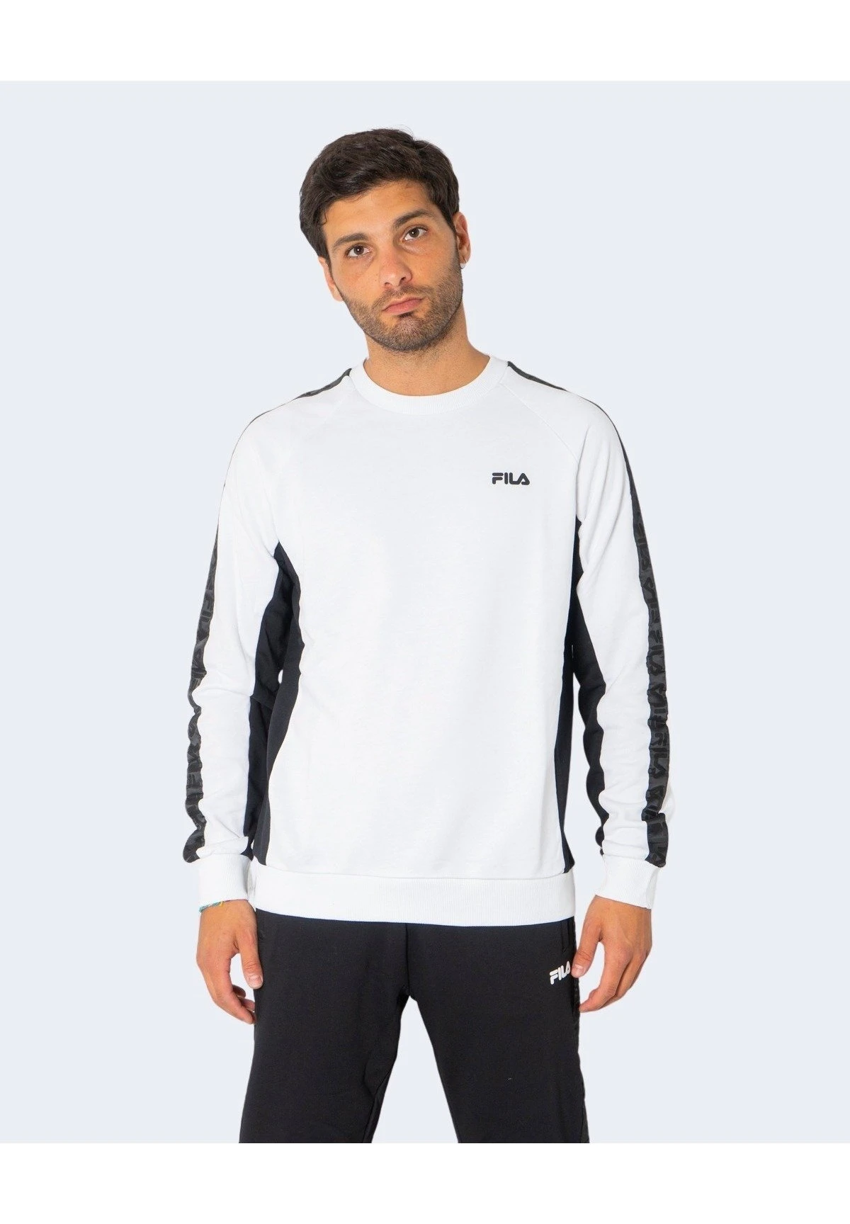 Fila Maglietta A Manica LungaWhite Uomo T-shirt E Polo 1FI22D000-A11 1 Fila Maglietta A Manica LungaWhite Uomo T-shirt E Polo 1FI22D000-A11