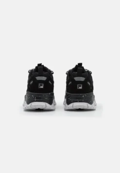 Fila Ray Tracer Tr2Sneakers BasseBlack/Nimbus Cloud Donna Sneakers 1FI11A0BG-Q11 -Negozio al dettaglio Fila 8e779df98e6647c39b217f35d8cfaa4d scaled