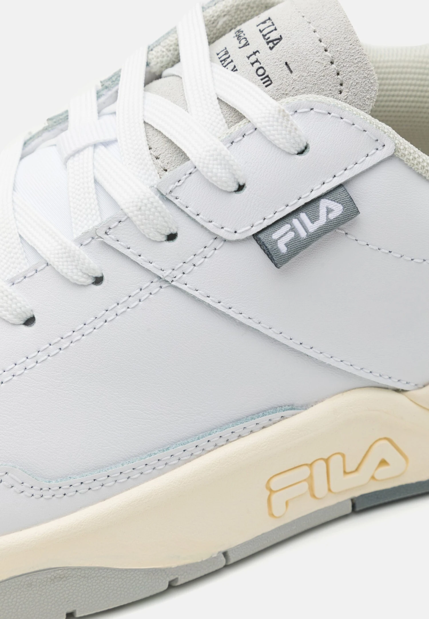 Fila AvenidaSneakers BasseWhite/Nimbus Cloud Uomo Scarpe 1FI12O05S-A11 8 Fila AvenidaSneakers BasseWhite/Nimbus Cloud Uomo Scarpe 1FI12O05S-A11 - immagine 8