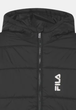 Fila Buniel Padded UnisexGiacca InvernaleMoonless Night Bambini Abbigliamento Outwear 1FI26L00I-Q11 5 Fila Buniel Padded UnisexGiacca InvernaleMoonless Night Bambini Abbigliamento Outwear 1FI26L00I-Q11 -Negozio al dettaglio Fila 935aad525c68445dae53f5d7a6bee0c1 scaled