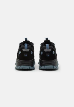 Fila Ray TracerSneakers BasseBlack/Infinity Uomo Sneaker 1FI12O05W-Q11 -Negozio al dettaglio Fila 9c633037691044219b345cd88b81b491 scaled