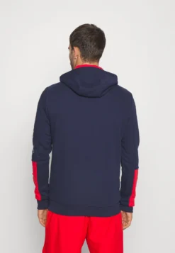 Fila Hoody HayoFelpa Con CappuccioNavy/Red Uomo Maglieria E Felpe 1FI42G02C-K11 -Negozio al dettaglio Fila 9c7788f6ffcb4984a64e15b49f6683e0 scaled