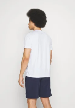 Fila Logo - T-Shirt Con Stampa - White -Negozio al dettaglio Fila 9cffc9cb5bbd46fb90cc9e21cbb2d04f scaled