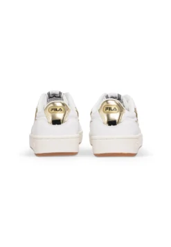 Fila Sevaro FSneakers BasseWhite/Gold Bambini Sneakers 1FI13D03D-A11 9 Fila Sevaro FSneakers BasseWhite/Gold Bambini Sneakers 1FI13D03D-A11 -Negozio al dettaglio Fila 9e7c81ce10e94d68889ee3044febad62 scaled