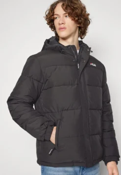 Fila Bensheim - Giacca Invernale - Black -Negozio al dettaglio Fila a108a39397db49eda6badf5b794bb35c scaled