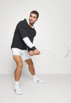 Fila Hoody HayoFelpa Con CappuccioBlack/White Uomo Maglieria E Felpe 1FI42G02C-Q11 -Negozio al dettaglio Fila a27a9111ba7a4bd5b44845e39cc5d368 scaled