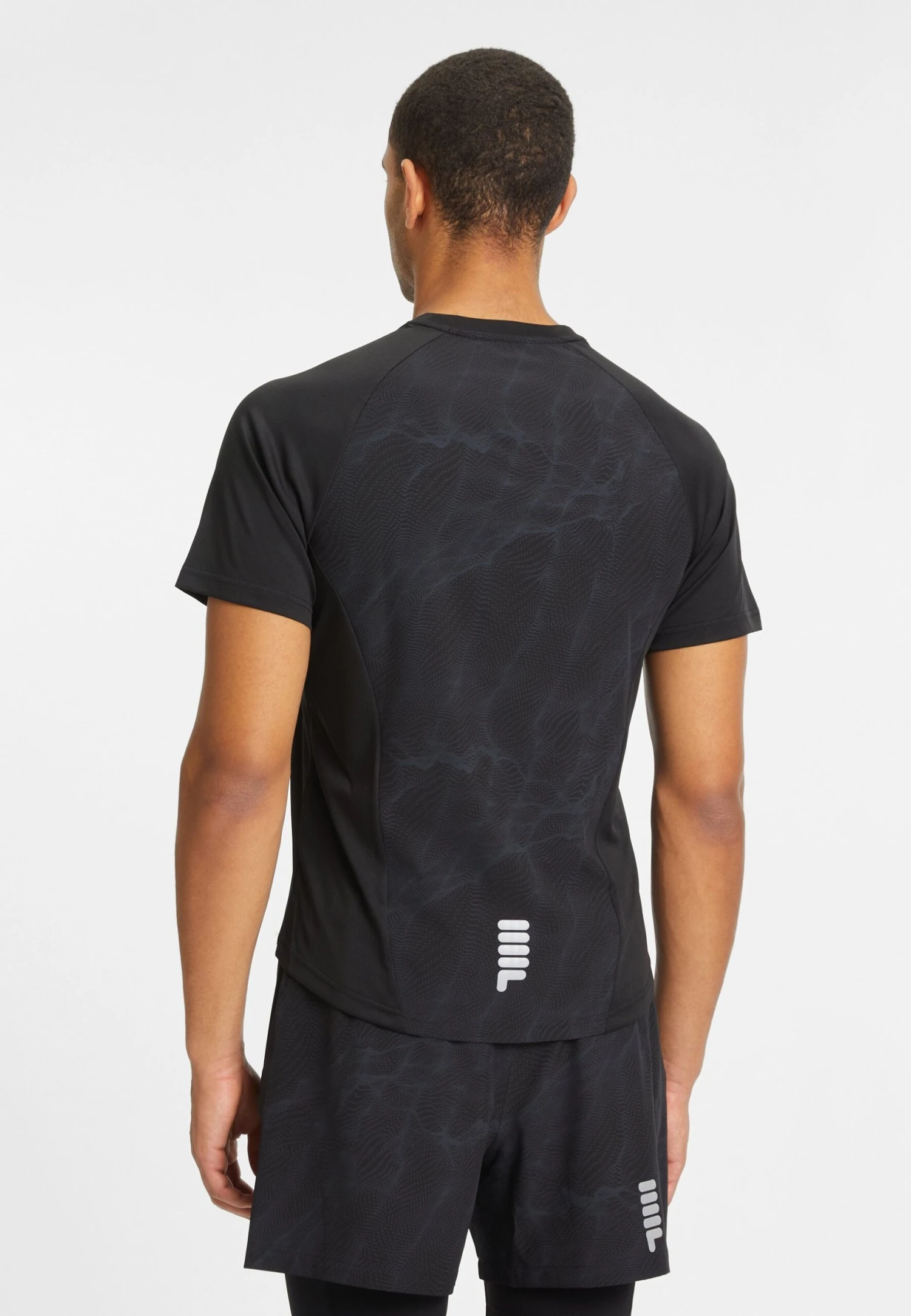 Fila Apparel Royan AopT-Shirt Con StampaPhantom Mars Aop Uomo Abbigliamento 1FI42D04V-Q11 3 Fila Apparel Royan AopT-Shirt Con StampaPhantom Mars Aop Uomo Abbigliamento 1FI42D04V-Q11 - immagine 3