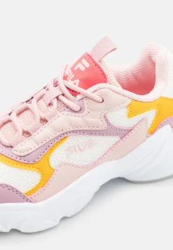 Fila Collene Sneakers BasseMarshmallow/Mauve Shadows Bambini Sneakers 1FI13D028-A11 -Negozio al dettaglio Fila a7b3d6c1c4d34ddca74040b5538543ed scaled