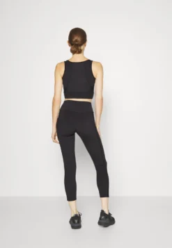 Fila Rafaela Bra TopMoonless Night Donna Abbigliamento 1FI41D03U-Q11 -Negozio al dettaglio Fila a80ccb22af454f528e079893448060f3 scaled