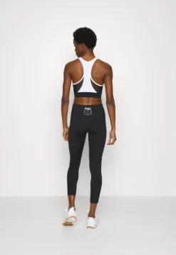 Fila Rabenau High Waist CollantBlack Beauty/Lucent White Donna Abbigliamento 1FI41E02S-Q11 8 Fila Rabenau High Waist CollantBlack Beauty/Lucent White Donna Abbigliamento 1FI41E02S-Q11 -Negozio al dettaglio Fila acc8d422a4d34b7fabb2408420a26513 scaled