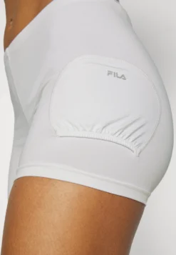Fila Ballpant BellaCollantWhite Donna Abbigliamento 1FI41E007-A11 -Negozio al dettaglio Fila ad1f5a9dc46344ef9c9e23be79345f65 scaled