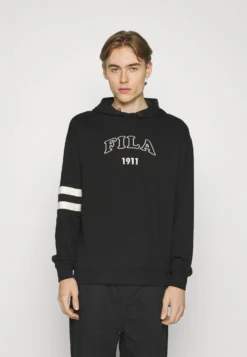Fila Tabriz HoodyFelpaBlack Uomo Maglieria E Felpe 1FI22S074-Q11 -Negozio al dettaglio Fila ae2a6a7e25a9443a9d148c610f1effd1 scaled