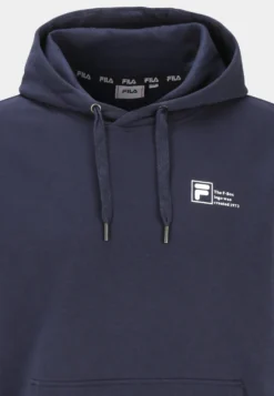 Fila Apparel Balbronn Felpa Con CappuccioBlack Iris Uomo Maglieria E Felpe 1FI22S07K-K11 13 Fila Apparel Balbronn Felpa Con CappuccioBlack Iris Uomo Maglieria E Felpe 1FI22S07K-K11 -Negozio al dettaglio Fila af6c6f8a7b6d428e9a611fc707e37a54 scaled