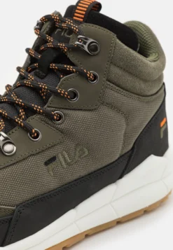 Fila AlphaSneakers AlteOlive Night Uomo Scarpe 1FI12N015-N11 -Negozio al dettaglio Fila b4c10b78e6164ed1b5dab666c2b6111e scaled