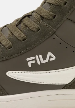 Fila Crew Mid Teens UnisexSneakers AlteOlive Night Bambini Sneakers 1FI16D013-N11 11 Fila Crew Mid Teens UnisexSneakers AlteOlive Night Bambini Sneakers 1FI16D013-N11 -Negozio al dettaglio Fila b6a796ee40924b93a7b8b549c850d8b2 scaled