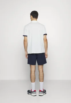 Fila AmariPantaloncini SportiviNavy Uomo Abbigliamento 1FI42E036-K11 -Negozio al dettaglio Fila b8a7984ee7c545f0bb84e7c2d9472c95 scaled