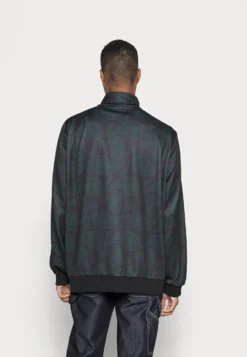 Fila Chas Track JacketGiacca SportivaOlive Uomo Abbigliamento 1FI22T02W-N11 -Negozio al dettaglio Fila bb7bacb3c1494f1a8c7577d2af471db2 scaled