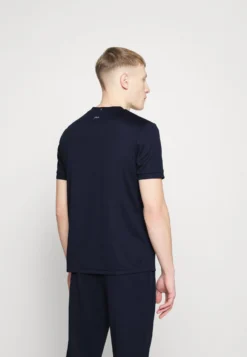 Fila OscarT-Shirt SportNavy Uomo Abbigliamento 1FI42D041-K11 -Negozio al dettaglio Fila bbe5f97cdc8247cbbd225ae5fa02663e scaled