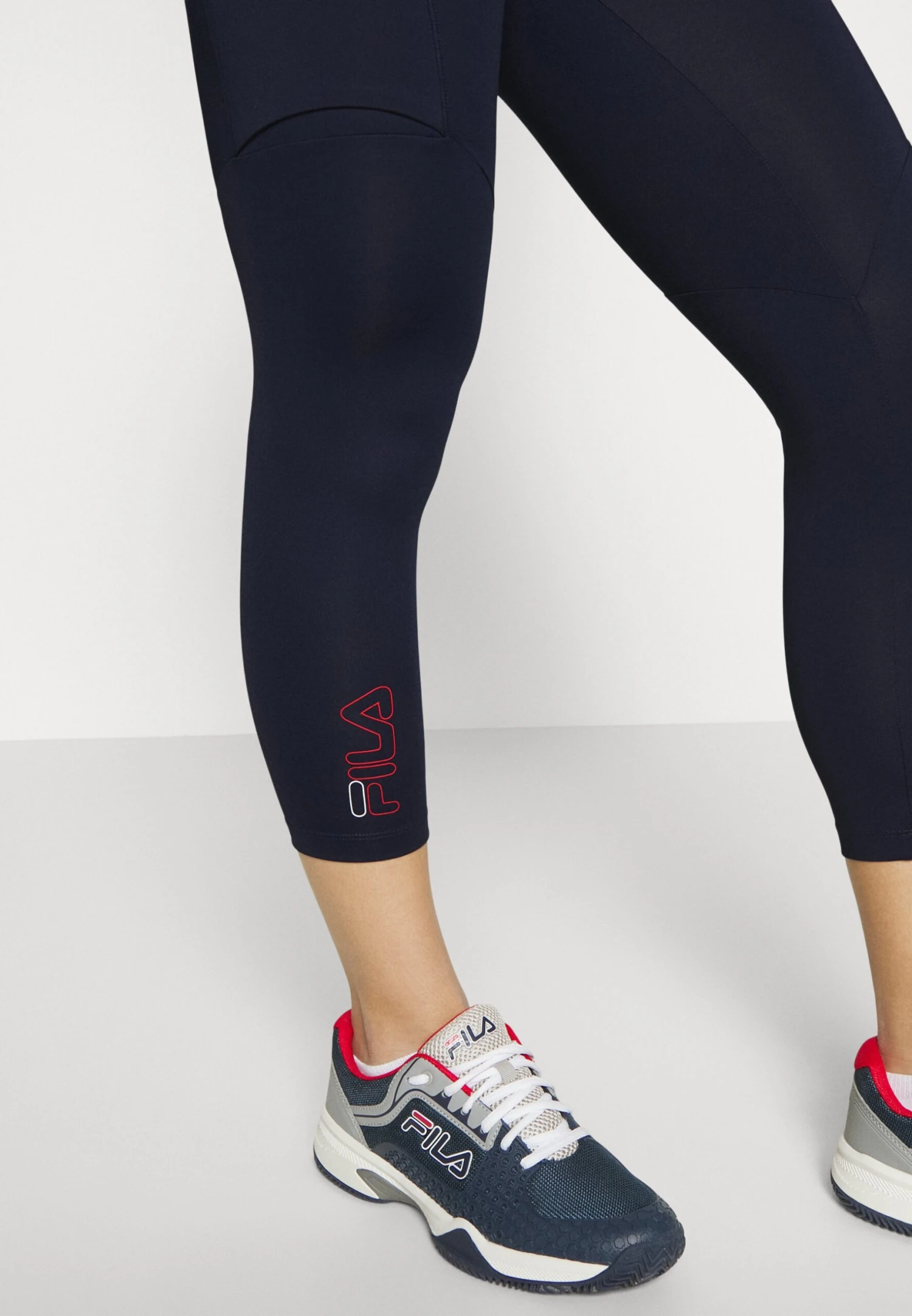 Fila Capri Leggings NalaCollantNavy Donna Abbigliamento 1FI41E03M-K11 5 Fila Capri Leggings NalaCollantNavy Donna Abbigliamento 1FI41E03M-K11 - immagine 5