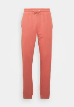 Fila Braives PantsPantaloni SportiviMarsala Uomo Pantaloni 1FI22E03M-G11 -Negozio al dettaglio Fila bfecff1ec1284edc8074035cc52315ee scaled