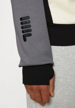 Fila Rabaul Hooded Slim Fit Track JacketGiacca SportivaMoonless Night/Night Owl/Egret Uomo Abbigliamento 1FI42F01A-K12 -Negozio al dettaglio Fila c069a195e710404c9202baab6112a81e scaled