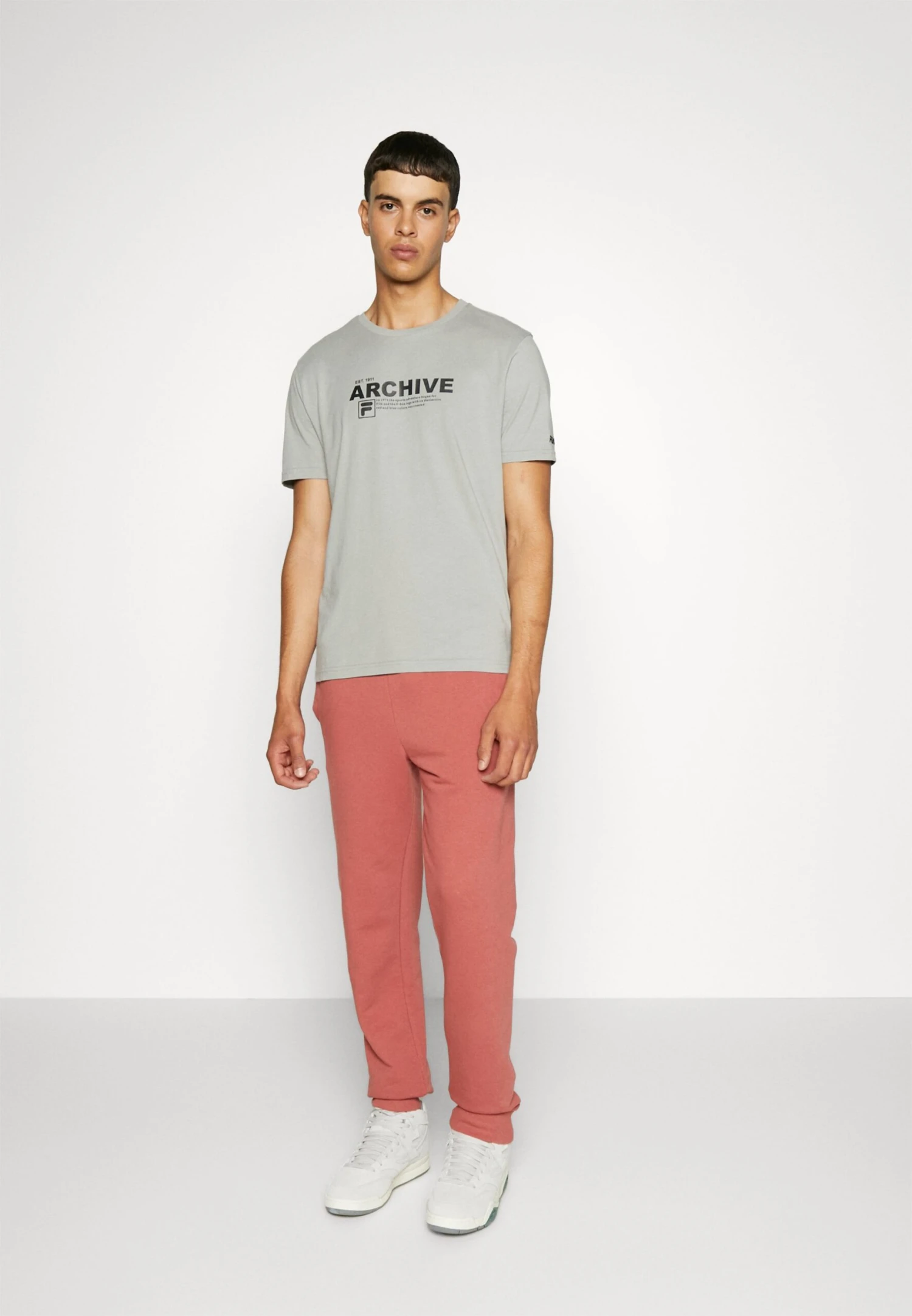 Fila Burbach TeeT-Shirt Con StampaUltimate Gray Uomo T-shirt E Polo 1FI22O076-C11 5 Fila Burbach TeeT-Shirt Con StampaUltimate Gray Uomo T-shirt E Polo 1FI22O076-C11 - immagine 5