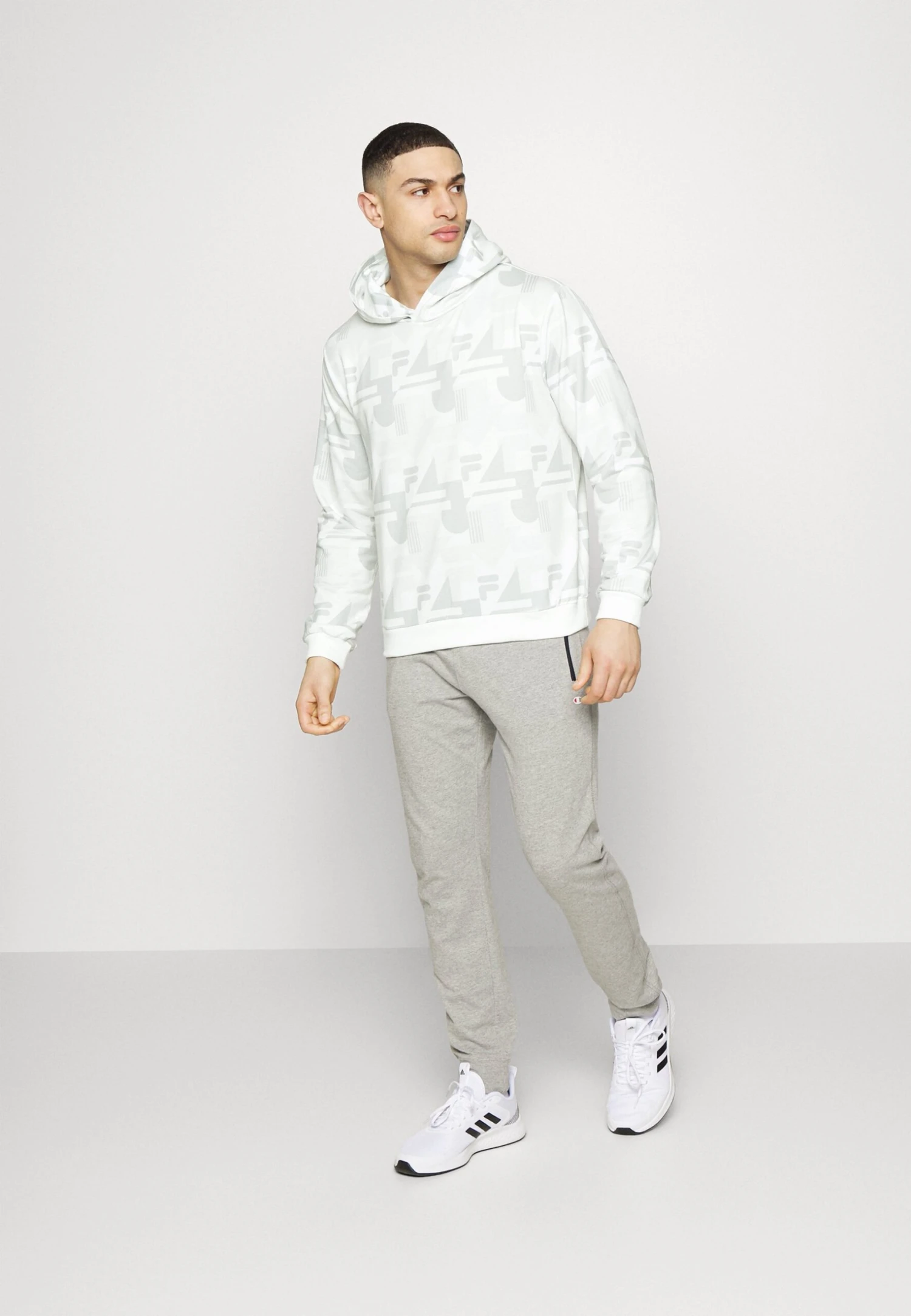 Fila Riad Regular HoodyFelpa Con CappuccioLucent White Uomo Abbigliamento 1FI42G023-A11 2 Fila Riad Regular HoodyFelpa Con CappuccioLucent White Uomo Abbigliamento 1FI42G023-A11 - immagine 2