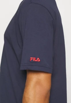 Fila Battweiler UnisexT-Shirt Con StampaBlack Iris Donna T-shirt E Top 1FI210014-K11 -Negozio al dettaglio Fila c637d8810ef645d09813102b72826687 scaled