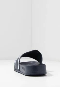 Fila Morro BayInfradito Da BagnoDress Blue Donna Per Il Mare 1FI11A02I-K11 12 Fila Morro BayInfradito Da BagnoDress Blue Donna Per Il Mare 1FI11A02I-K11 -Negozio al dettaglio Fila c902bc8b749d4d66a2998ecbc664cc23 scaled