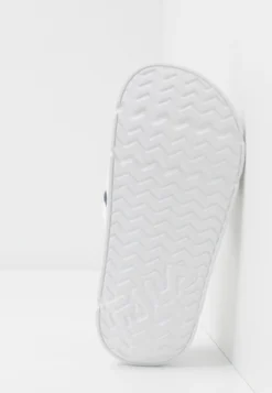 Fila Morro Bay UnisexCiabattineWhite Bambini Sandali 1FI16G000-A11 -Negozio al dettaglio Fila cae59103b4bd48089135a33d165ecb64 scaled