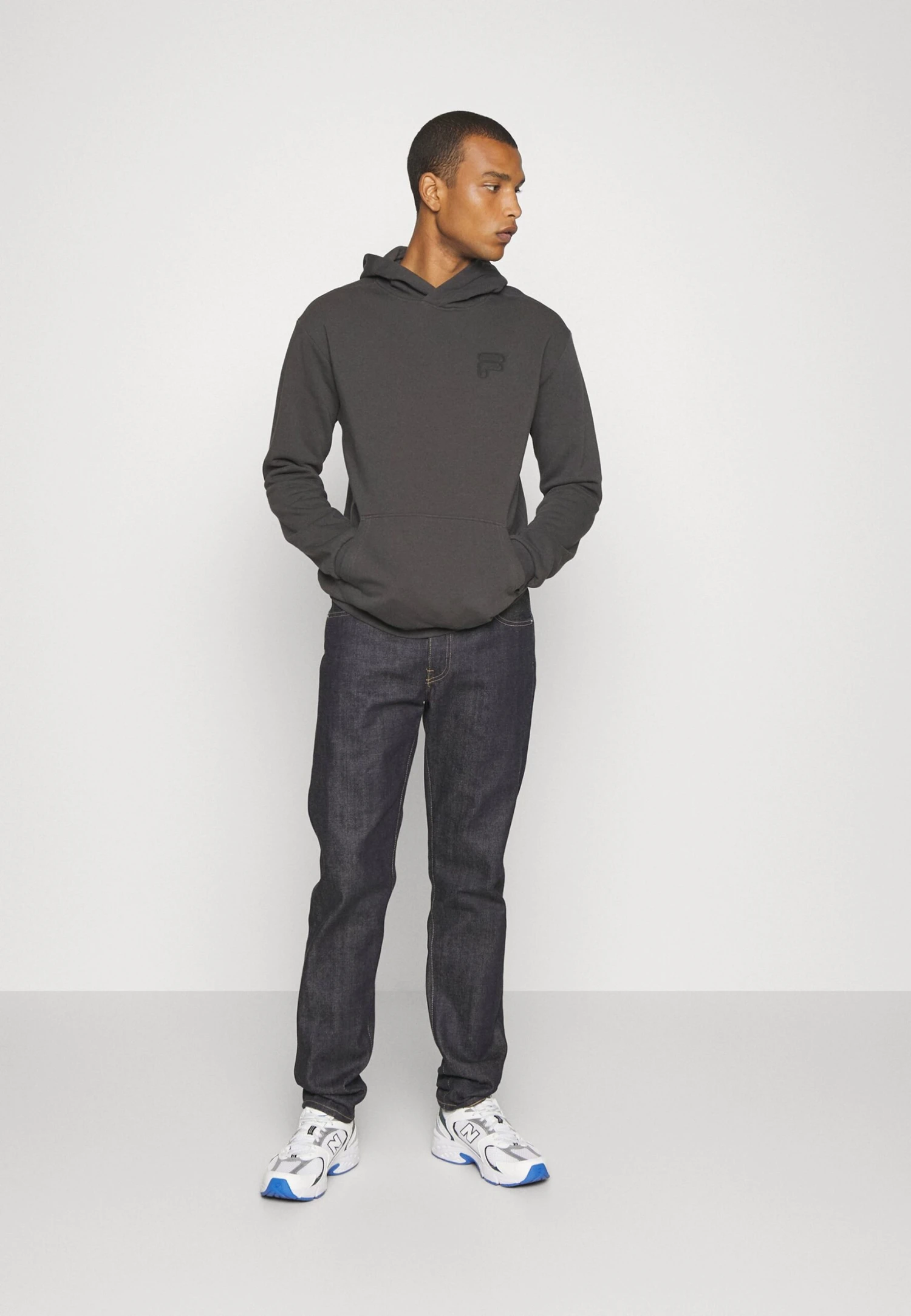 Fila Cavaillon UnisexFelpaPhantom Uomo Maglieria E Felpe 1FI210010-Q11 2 Fila Cavaillon UnisexFelpaPhantom Uomo Maglieria E Felpe 1FI210010-Q11 - immagine 2