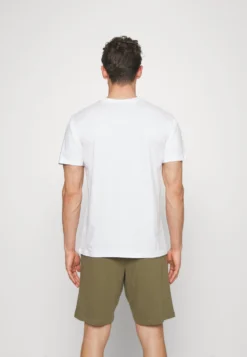 Fila Man Pyjamas - Pigiama - White/Military -Negozio al dettaglio Fila d21a7a051cec4822a24c7a979edf5ca1 scaled