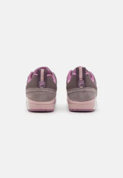 Fila Casim Sneakers BassePlum Truffle Donna Sneakers 1FI11A0DA-I11 -Negozio al dettaglio Fila e1c2c88030644170bf4921c0041c10b9 scaled
