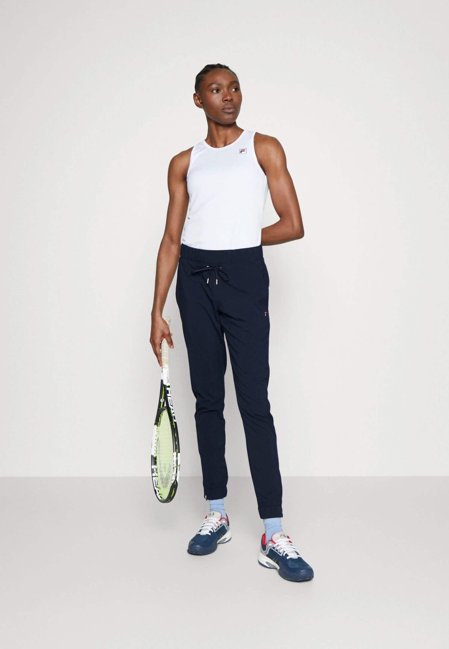 Fila Pants MarinaPantaloni SportiviNavy Donna Abbigliamento 1FI41E03J-K11 2 Fila Pants MarinaPantaloni SportiviNavy Donna Abbigliamento 1FI41E03J-K11 - immagine 2