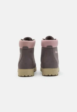 Fila Maverick MidStivaletti StringatiPlum Truffle Donna Stivaletti 1FI11A0E0-I11 7 Fila Maverick MidStivaletti StringatiPlum Truffle Donna Stivaletti 1FI11A0E0-I11 -Negozio al dettaglio Fila ec94cee1cbcd479aa066c5620be5ee72 scaled