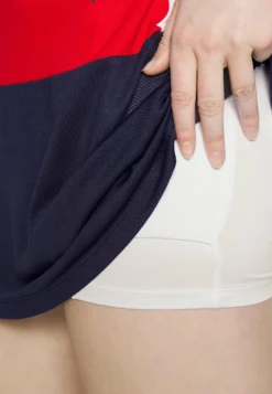 Fila Skort MichiGonna SportivoWhite/Navy Donna Abbigliamento 1FI41M012-A11 -Negozio al dettaglio Fila ed24512ef8854214b5c5c6d2cf7422c5 scaled