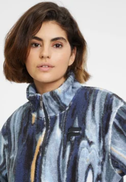 Fila Chambly ZipperGiacca In PileBlue Melting Aop Donna Felpe 1FI21U017-K11 -Negozio al dettaglio Fila f1526f4679c247d79f6f5e3e4a4eea19 scaled