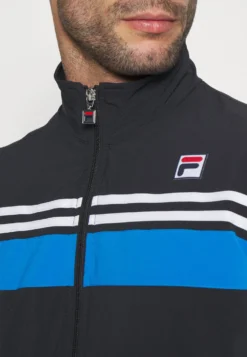 Fila BrunoGiacca SportivaBlack Uomo Abbigliamento 1FI42F01N-Q11 -Negozio al dettaglio Fila f3bfff6a5fff4f4eb00bb8e00777cd3f scaled