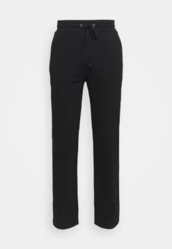 Fila Pant LarryPantaloni SportiviBlack Uomo Abbigliamento 1FI42E012-Q11