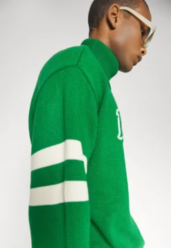 Fila Tirupati Turtle Neck MaglioneVerdant Green Uomo Maglieria 1FI210016-M11 -Negozio al dettaglio Fila f952b82b8c954a999e0f98e585f871c6 scaled