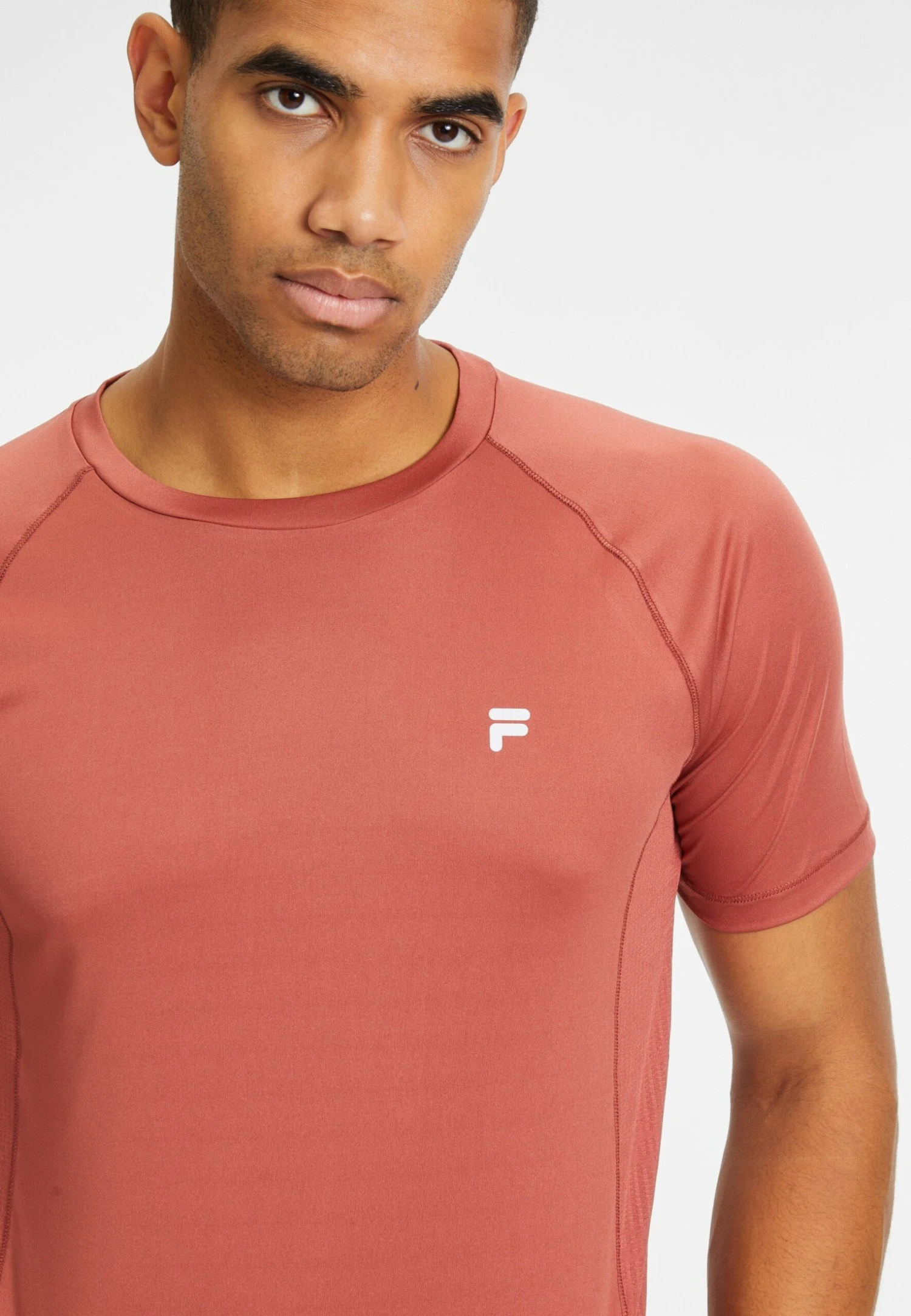 Fila Apparel RidgecrestT-Shirt Con StampaMarsala Uomo T-shirt E Polo 1FI42D04U-G11 4 Fila Apparel RidgecrestT-Shirt Con StampaMarsala Uomo T-shirt E Polo 1FI42D04U-G11 - immagine 4