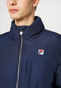 Fila Avventura Puff JacketGiacca InvernaleBlack Iris Uomo Giacche 1FI22T01Z-K11 -Negozio al dettaglio Fila fc053bb5078b43bebdde1400910a5c6c scaled